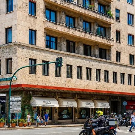Luxury Piazza Dante - Design & Vista Centro * Janov